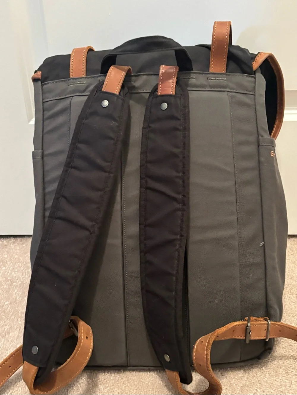 Fjallraven Splitpack G-1000 Canvas Leather Two-Tone Men’s Backpack Gray